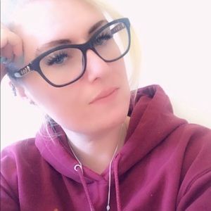 Meet your Posher, Rebecca